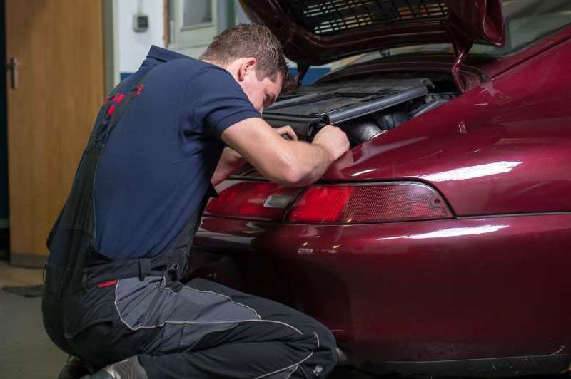 Ihr Spezialist für Porsche Reparatur und Wartung, Motor- und Getrieberevision, Restauration